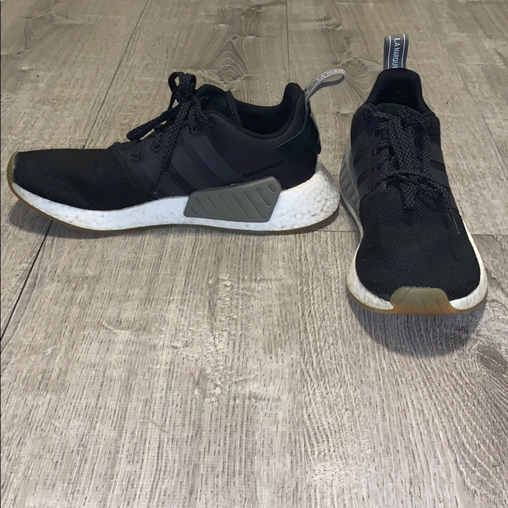 Adidas NMD_R2 Black size: 9.5